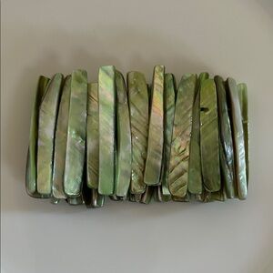 Mother of Pearl Chunky Shell Bracelet